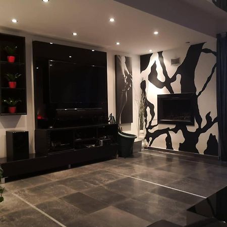 Fine Designed Flat 302 Appartamento Larnaca Esterno foto