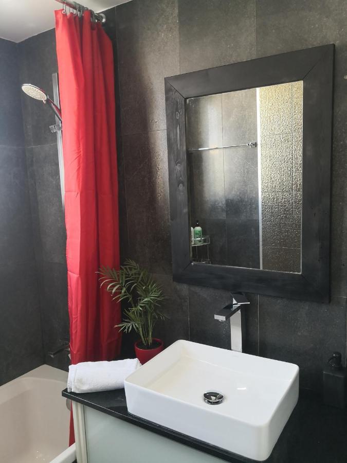 Fine Designed Flat 302 Appartamento Larnaca Esterno foto